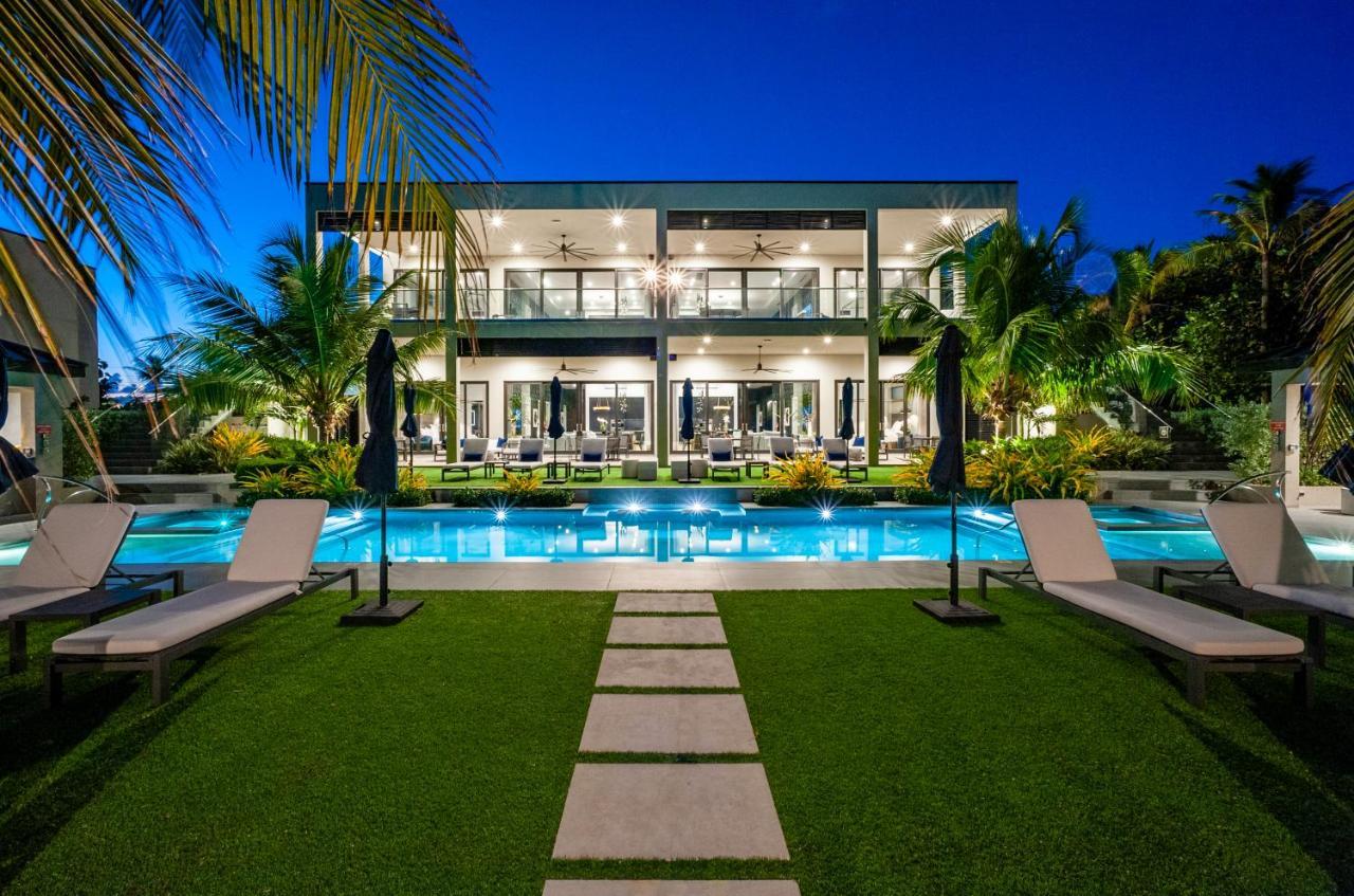 Black Urchin Boutique Resort Bodden Town Eksteriør bilde